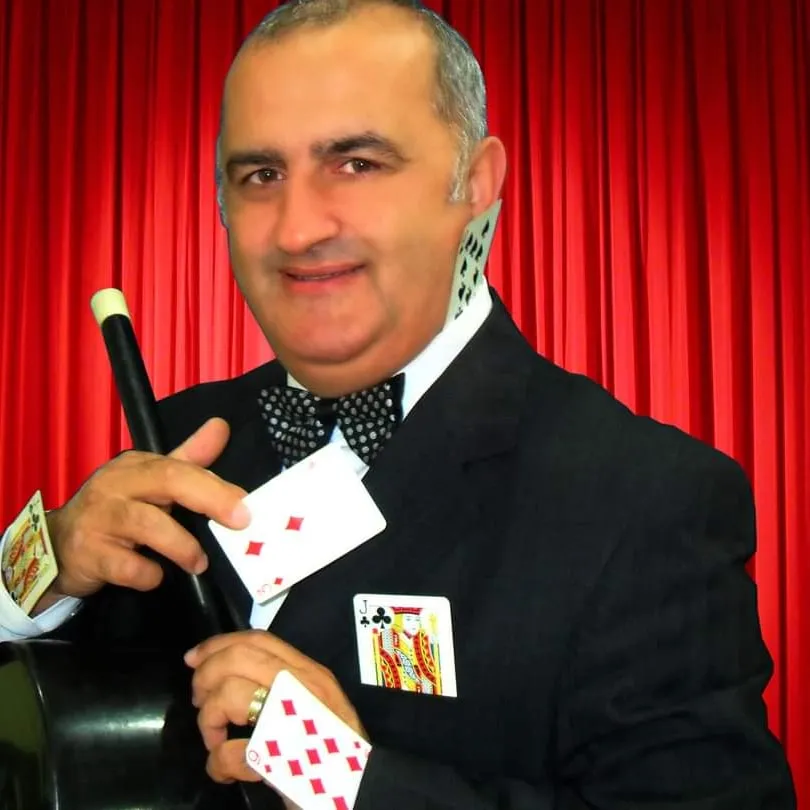 Sihirbaz Deniz Kılıç